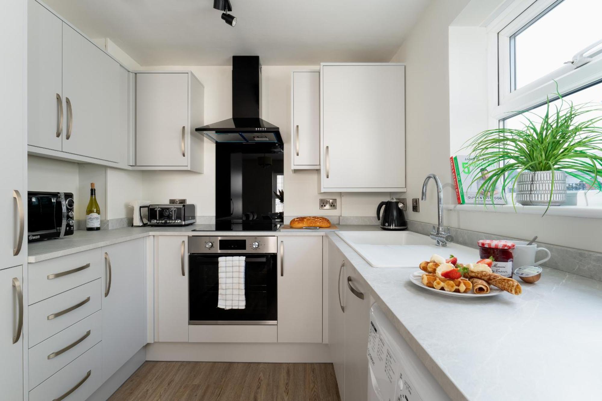Lawsons Place - Family-Friendly Apartment With Parking On Babbacombe Downs In Torquay Buitenkant foto
